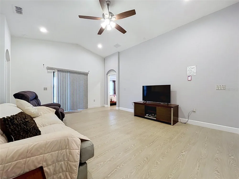 418 MAJESTIC GARDENS BLVD Winter Haven, FL 33880