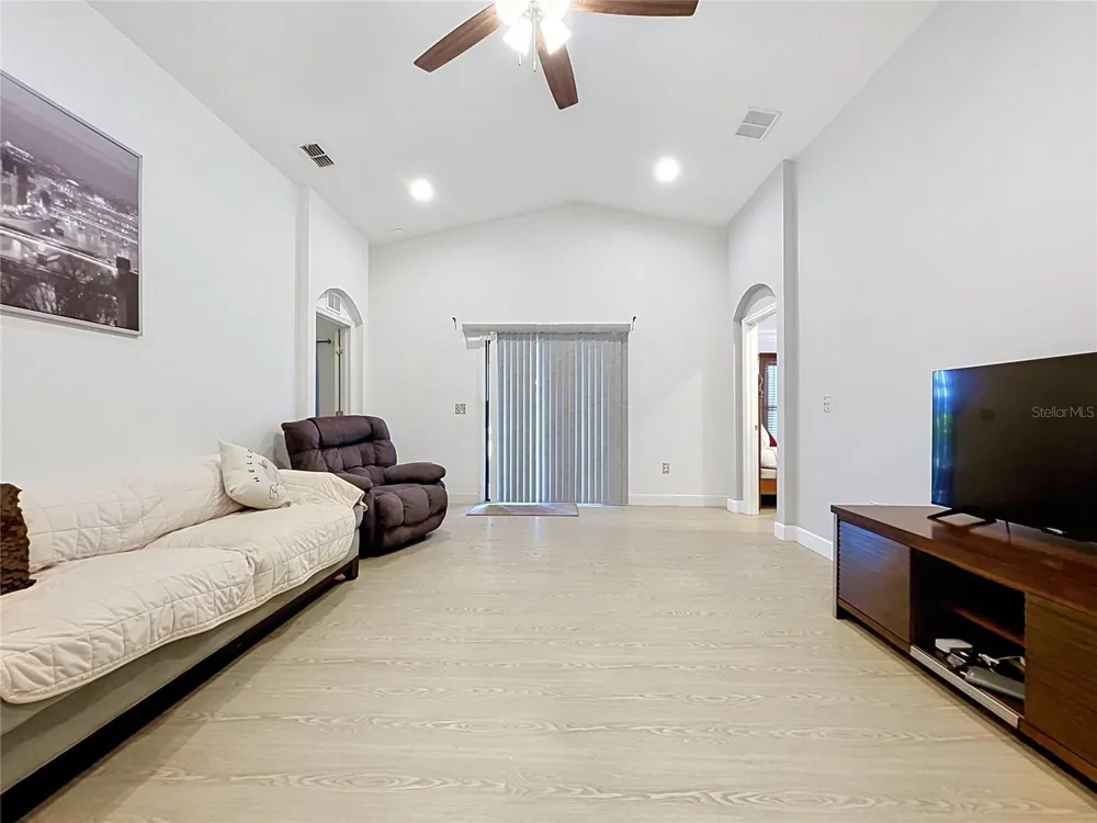 418 MAJESTIC GARDENS BLVD Winter Haven, FL 33880