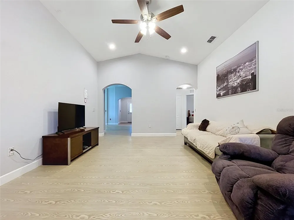 418 MAJESTIC GARDENS BLVD Winter Haven, FL 33880