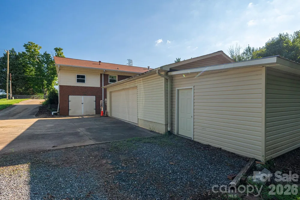 1306 11th Avenue SE Hickory, NC 28602