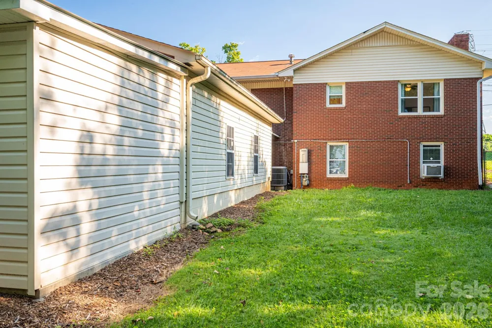 1306 11th Avenue SE Hickory, NC 28602
