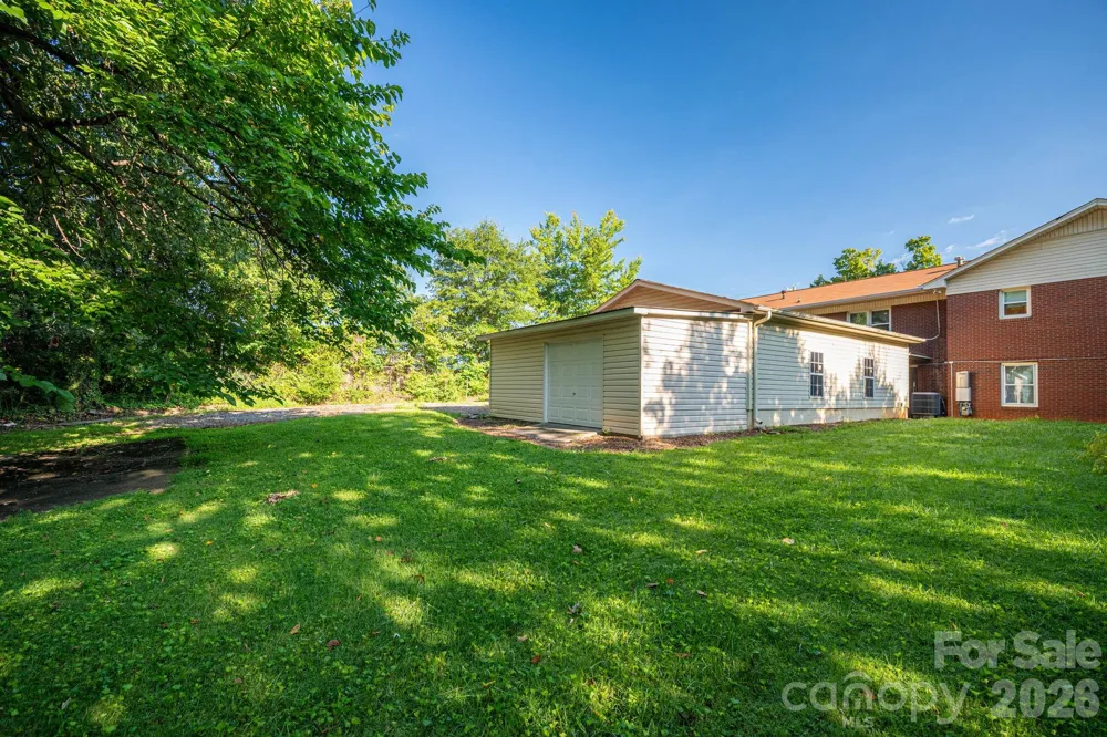 1306 11th Avenue SE Hickory, NC 28602
