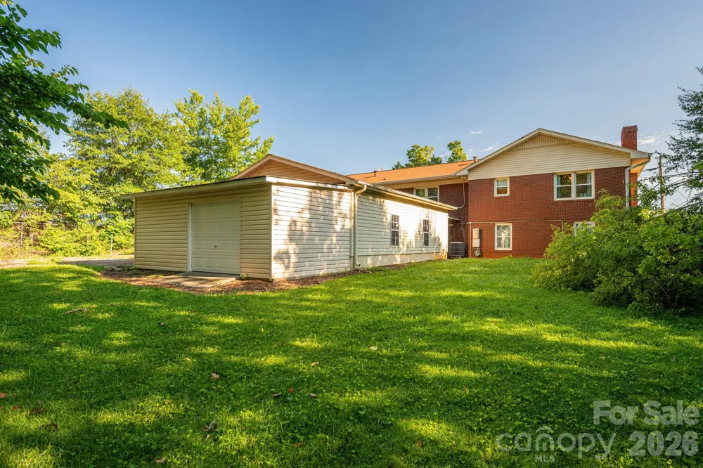 1306 11th Avenue SE Hickory, NC 28602