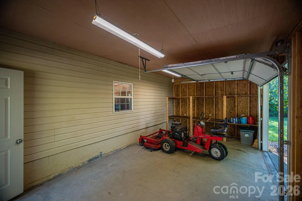 1306 11th Avenue SE Hickory, NC 28602