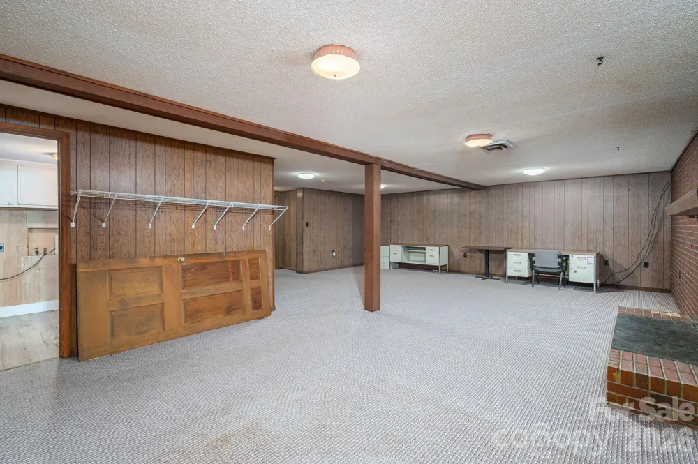 1306 11th Avenue SE Hickory, NC 28602