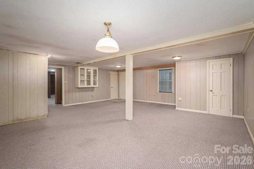 1306 11th Avenue SE Hickory, NC 28602