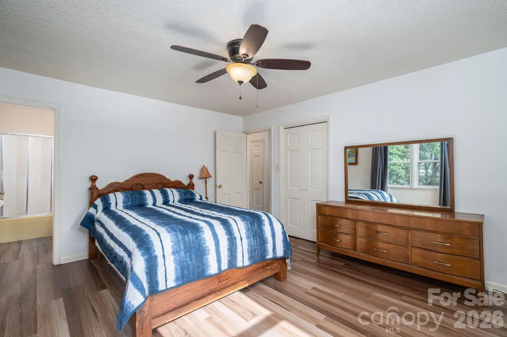 1306 11th Avenue SE Hickory, NC 28602