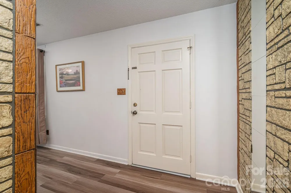 1306 11th Avenue SE Hickory, NC 28602