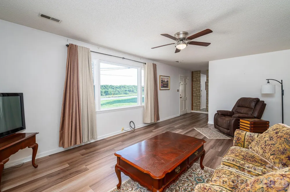 1306 11th Avenue SE Hickory, NC 28602