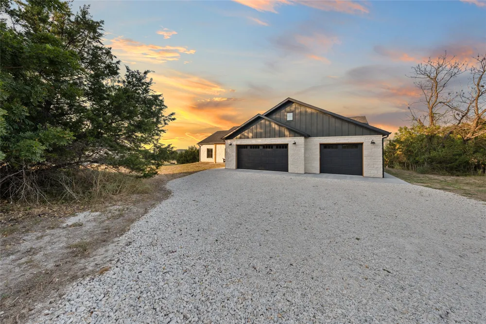 201 Private Road 4296 Clifton, TX 76634