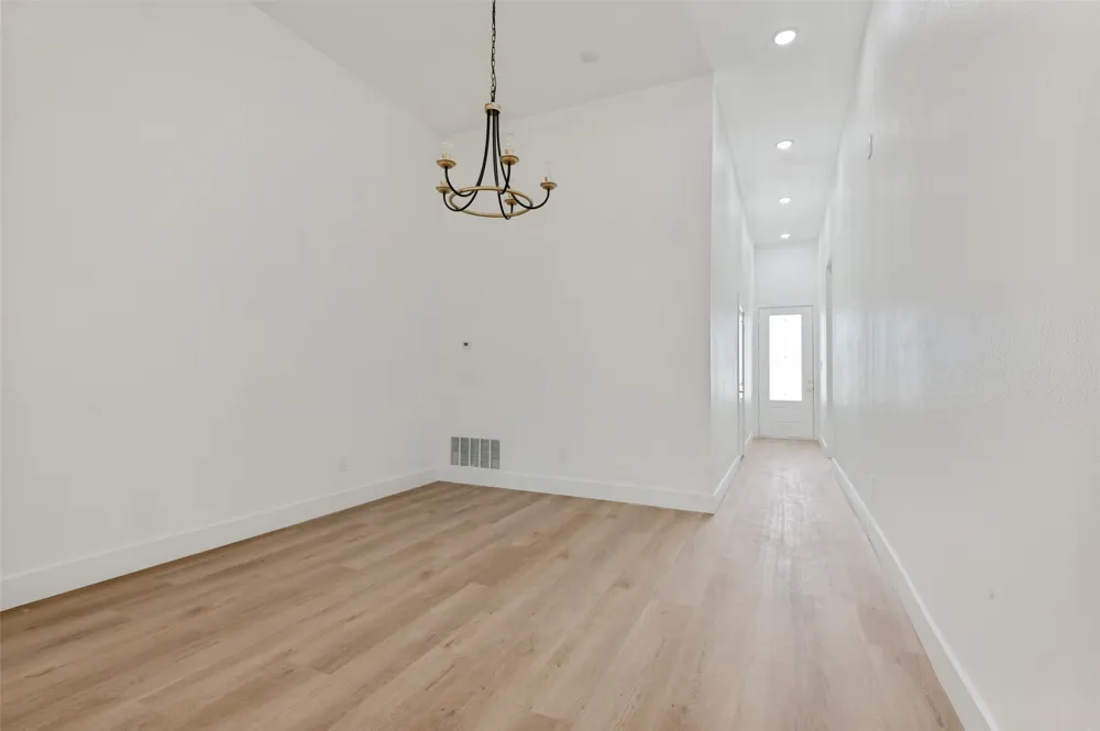 3913 Blue Ridge Boulevard Dallas, TX 75233