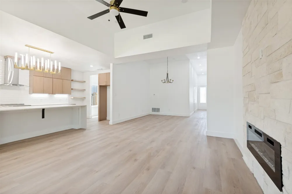 3913 Blue Ridge Boulevard Dallas, TX 75233