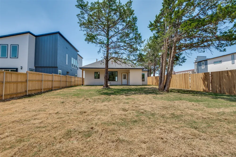 3913 Blue Ridge Boulevard Dallas, TX 75233