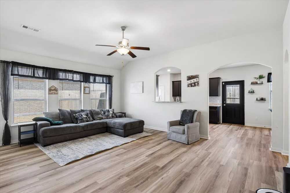 3008 Watercrest Drive Sanger, TX 76266