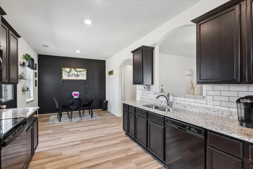 3008 Watercrest Drive Sanger, TX 76266