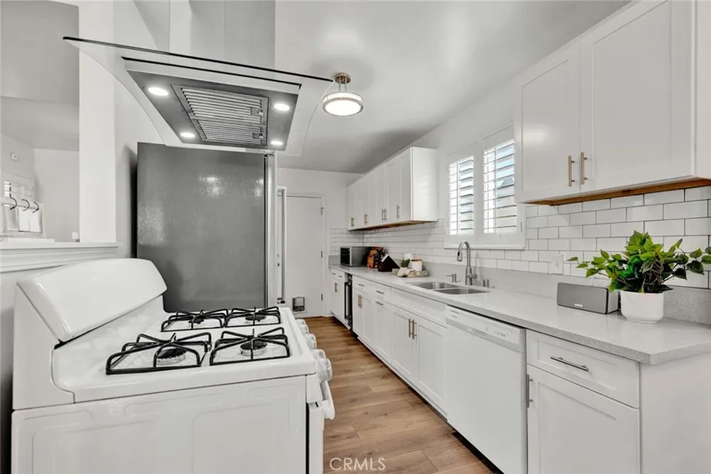 325 Russell Avenue Fullerton, CA 92833