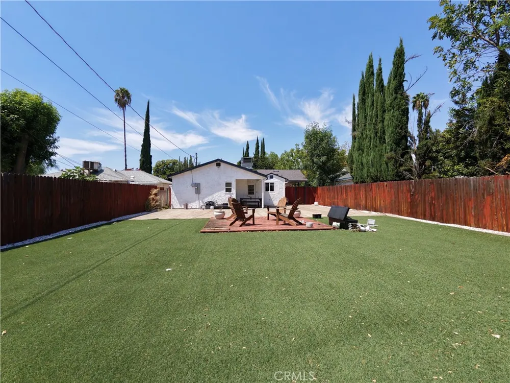 6928 Lubao Avenue Winnetka, CA 91306