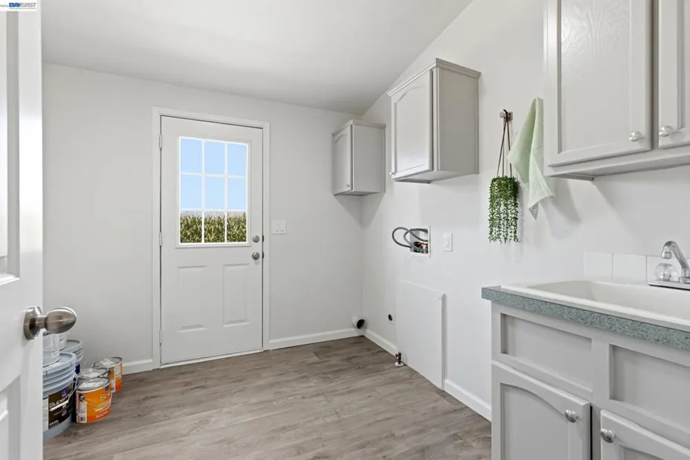 4437 W Grayson Modesto, CA 95358