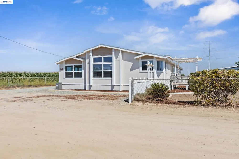 4437 W Grayson Modesto, CA 95358