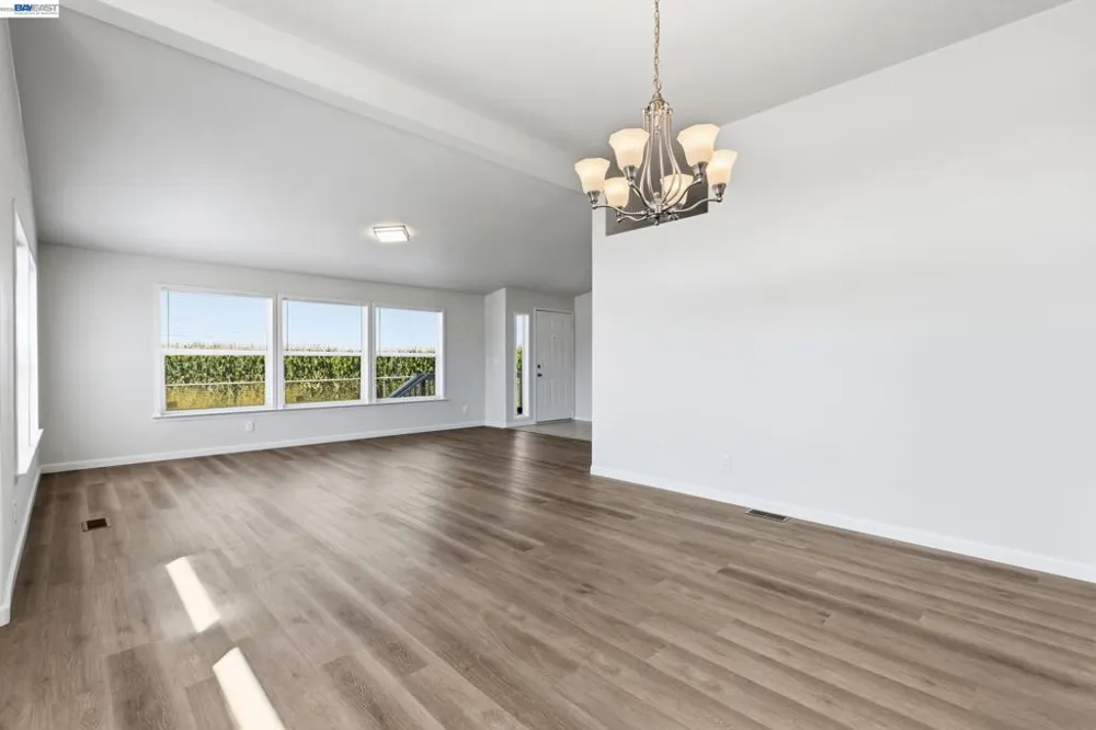 4437 W Grayson Modesto, CA 95358