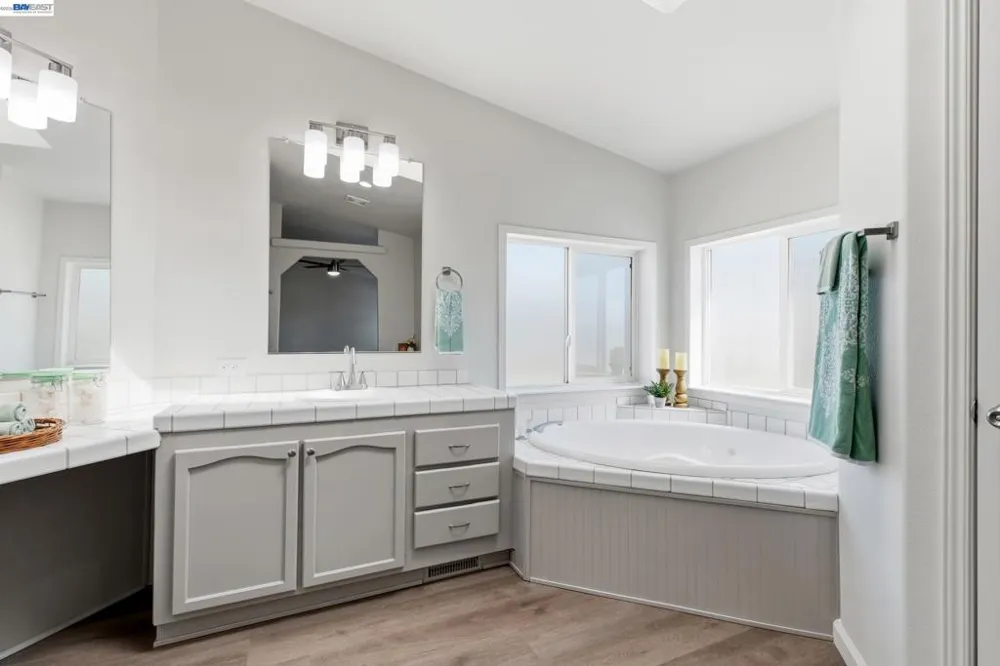 4437 W Grayson Modesto, CA 95358