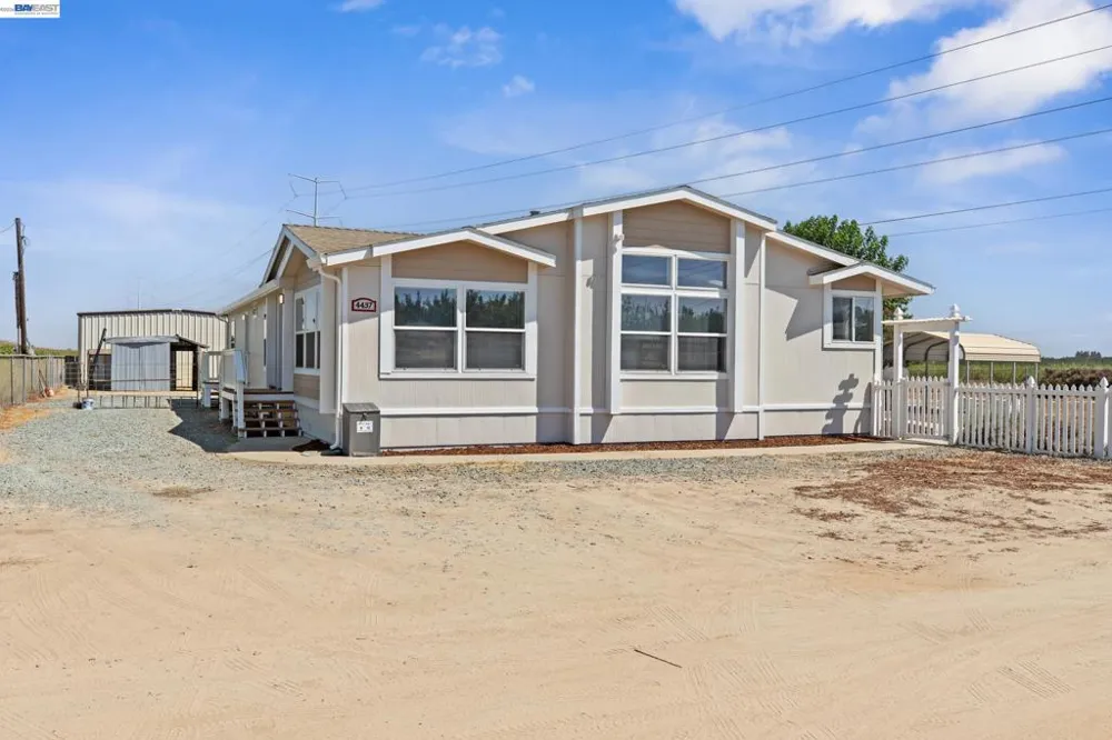 4437 W Grayson Modesto, CA 95358