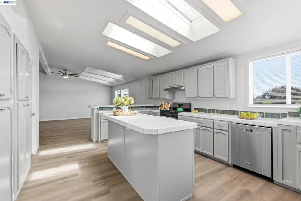 4437 W Grayson Modesto, CA 95358