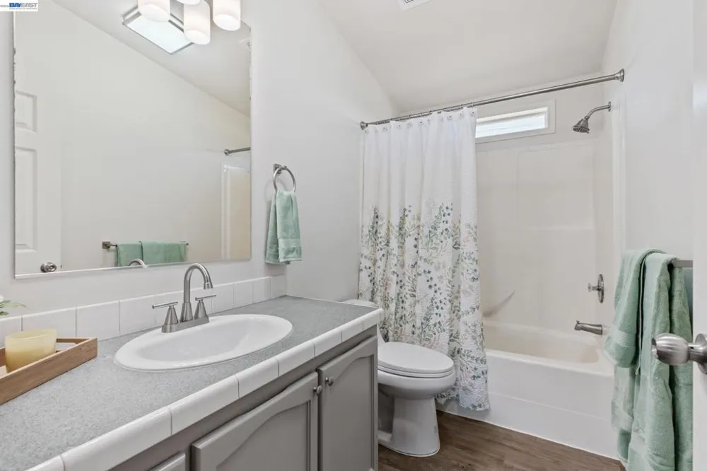 4437 W Grayson Modesto, CA 95358