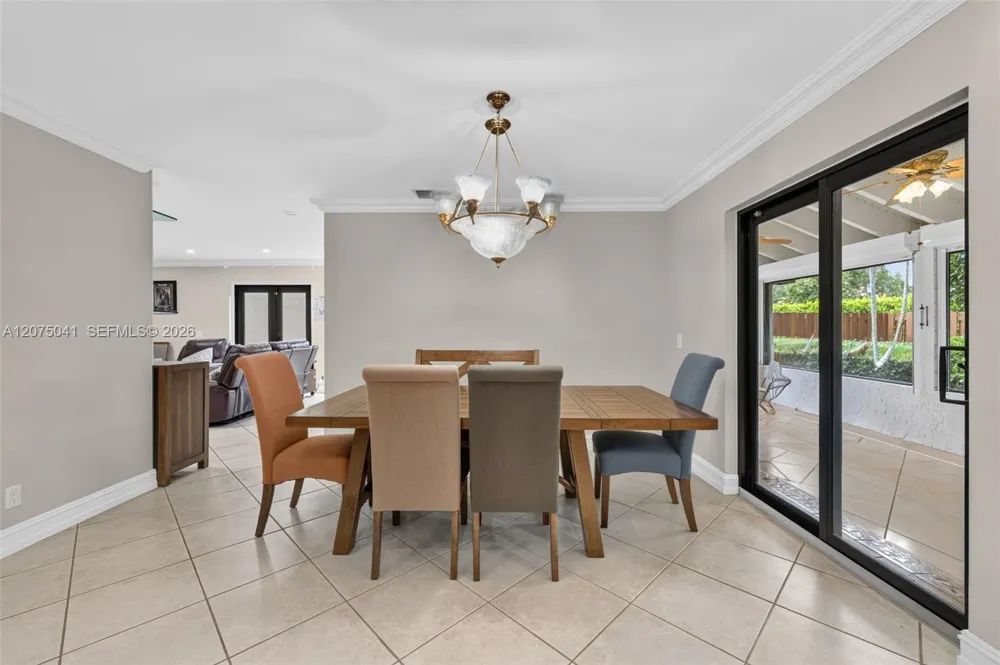 2116 Austin Weston, FL 33326
