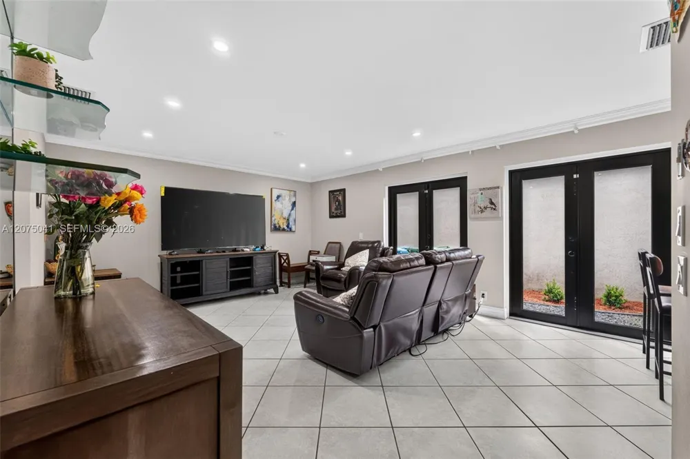 2116 Austin Weston, FL 33326