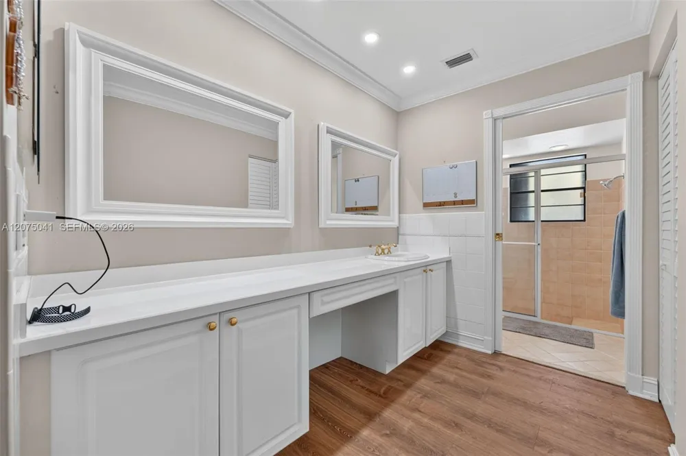 2116 Austin Weston, FL 33326