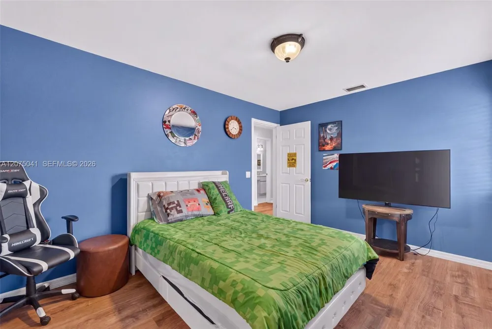 2116 Austin Weston, FL 33326