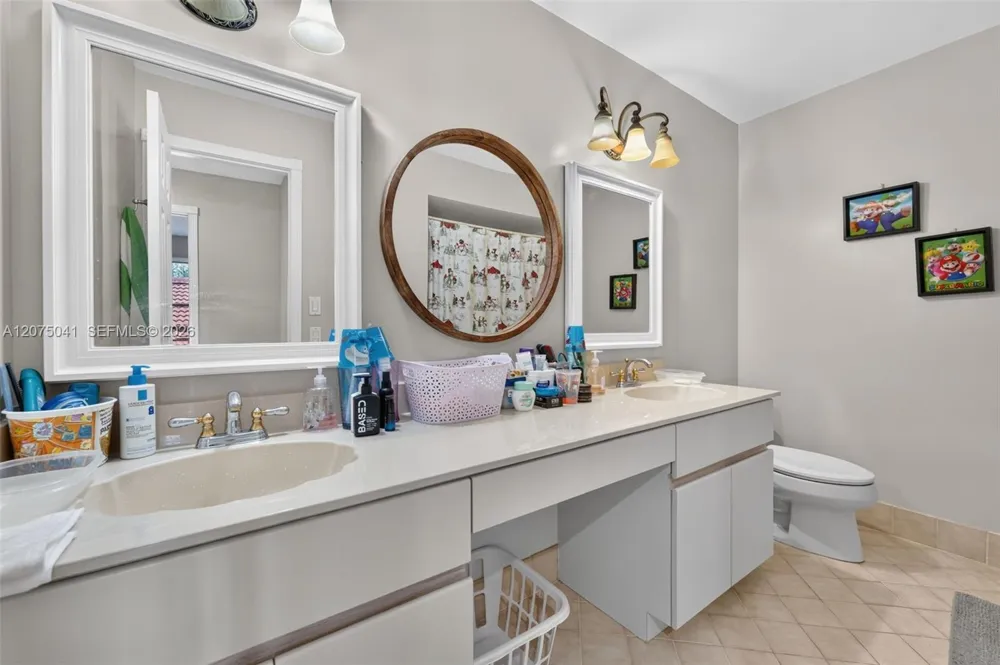 2116 Austin Weston, FL 33326