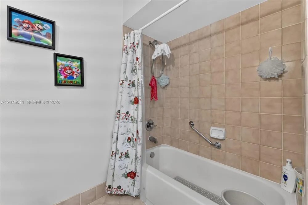 2116 Austin Weston, FL 33326