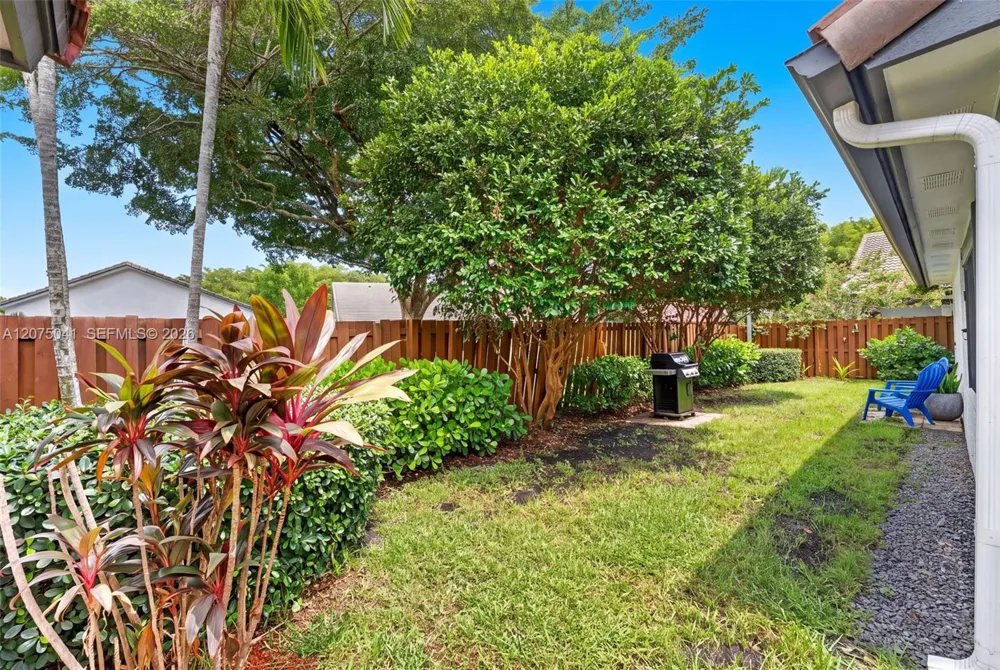 2116 Austin Weston, FL 33326