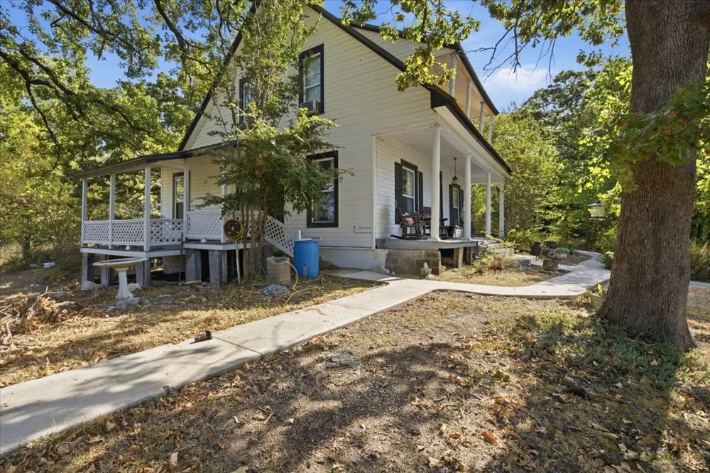 407 Seven Springs Tishomingo, OK 73460