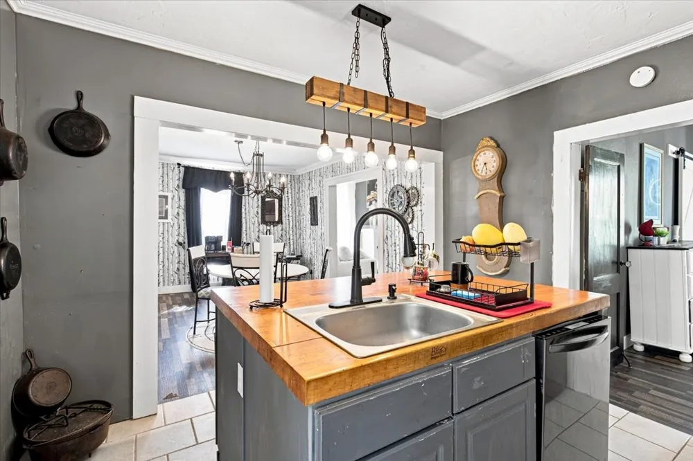 407 Seven Springs Tishomingo, OK 73460