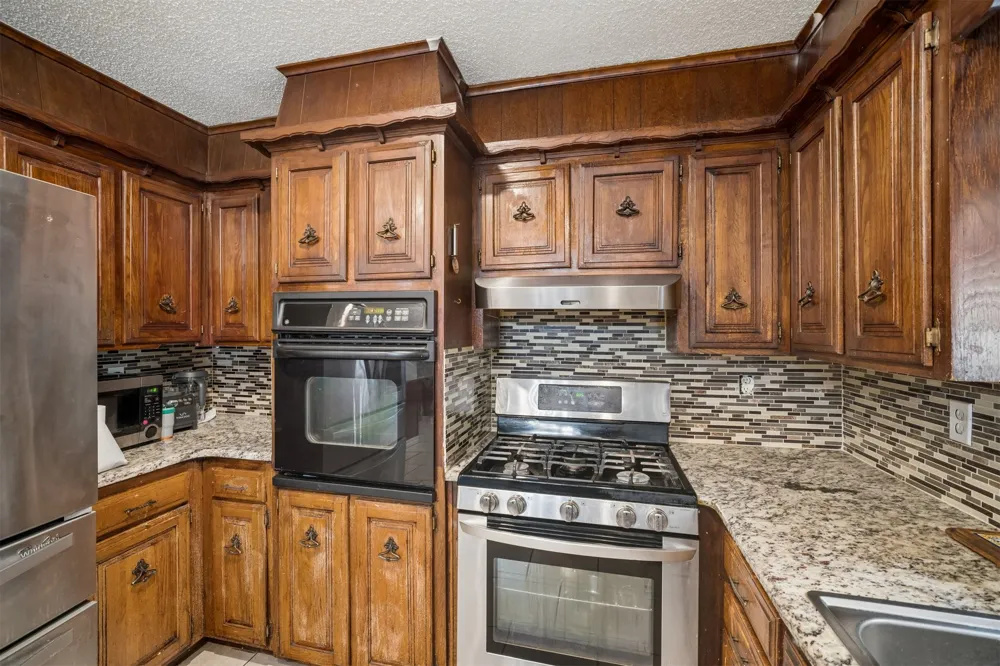 11913 E 38th Place Tulsa, OK 74146