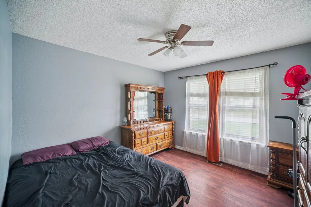11913 E 38th Place Tulsa, OK 74146