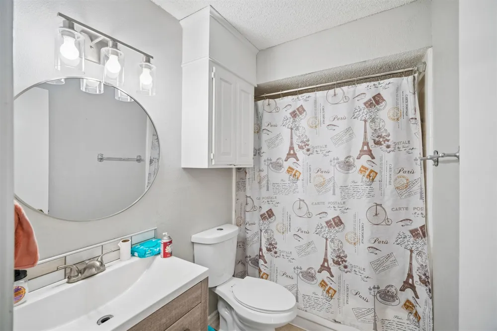 11913 E 38th Place Tulsa, OK 74146