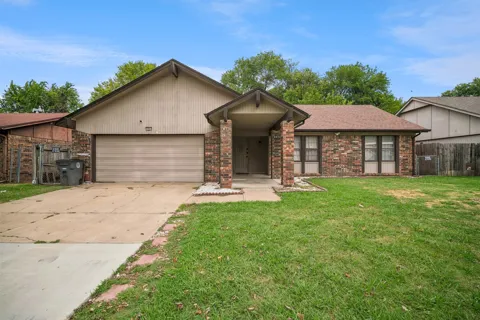 11913 E 38th Place