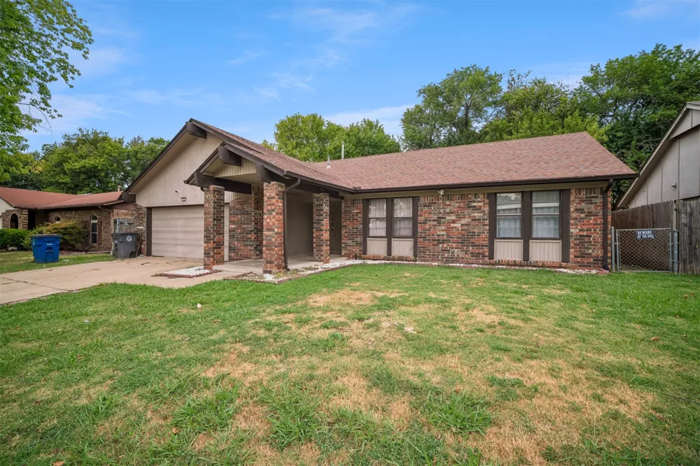 11913 E 38th Place Tulsa, OK 74146