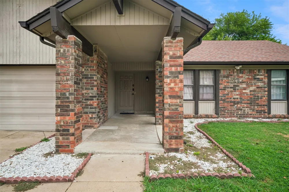 11913 E 38th Place Tulsa, OK 74146