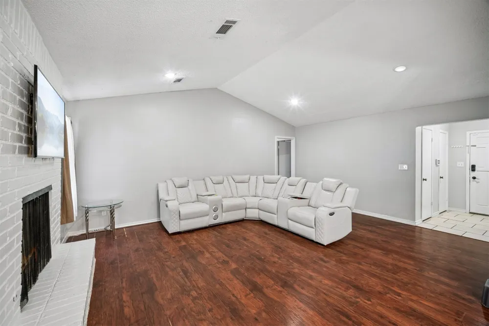 11913 E 38th Place Tulsa, OK 74146
