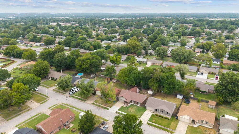 11913 E 38th Place Tulsa, OK 74146
