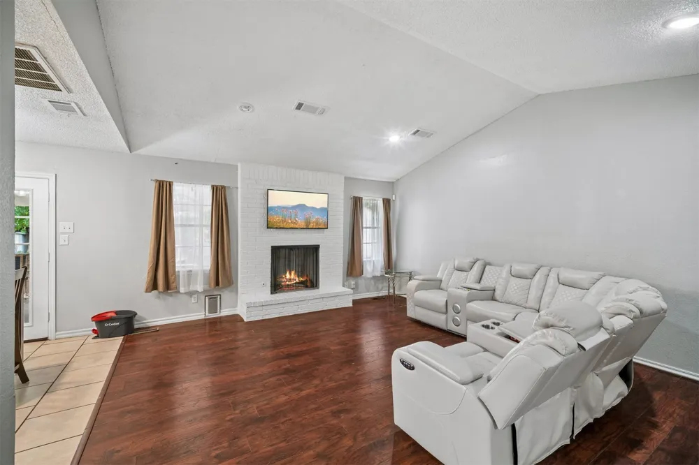 11913 E 38th Place Tulsa, OK 74146