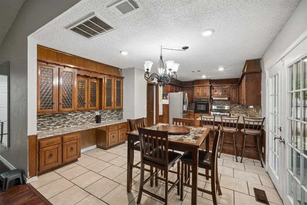 11913 E 38th Place Tulsa, OK 74146