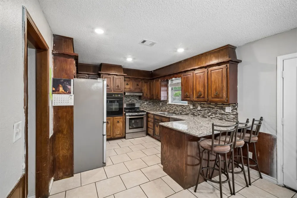 11913 E 38th Place Tulsa, OK 74146