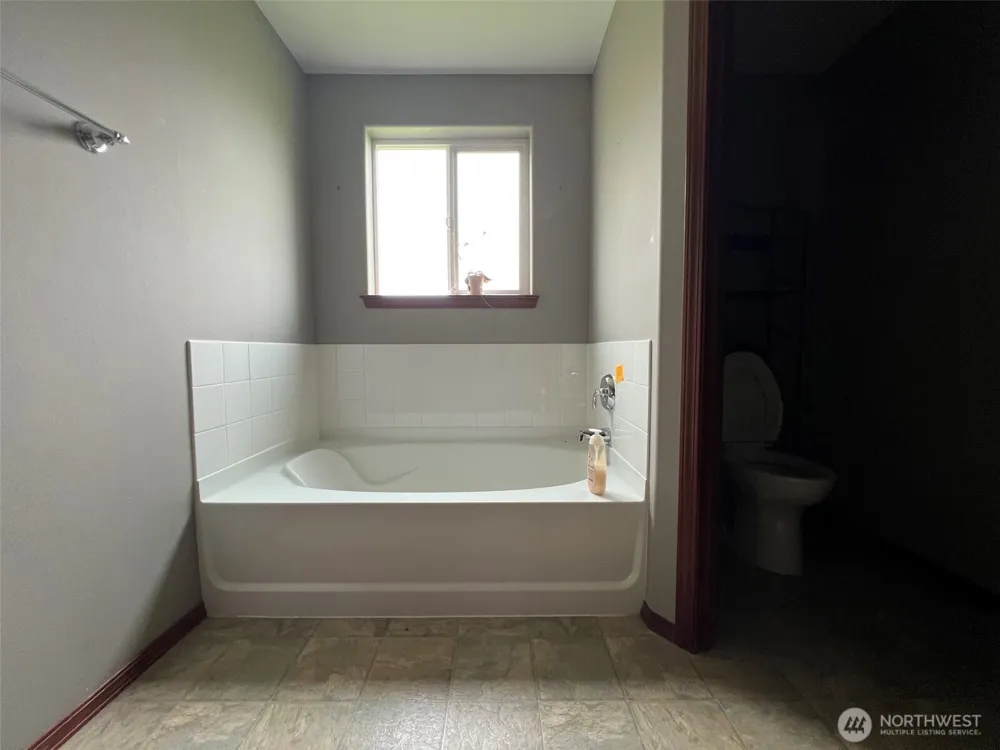 30510 37th Avenue E Graham, WA 98338