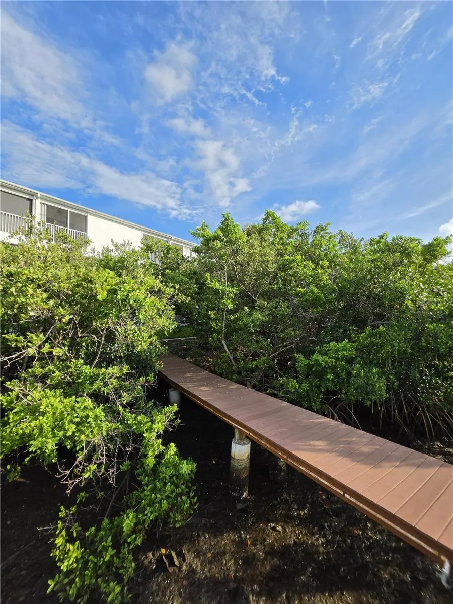 9870 INDIAN KEY TRAIL #64 Seminole, FL 33776